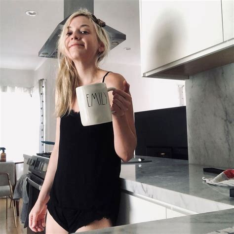 emily kinney nude|Emily Kinney Nude TheFappening 2017 (32 Photos)